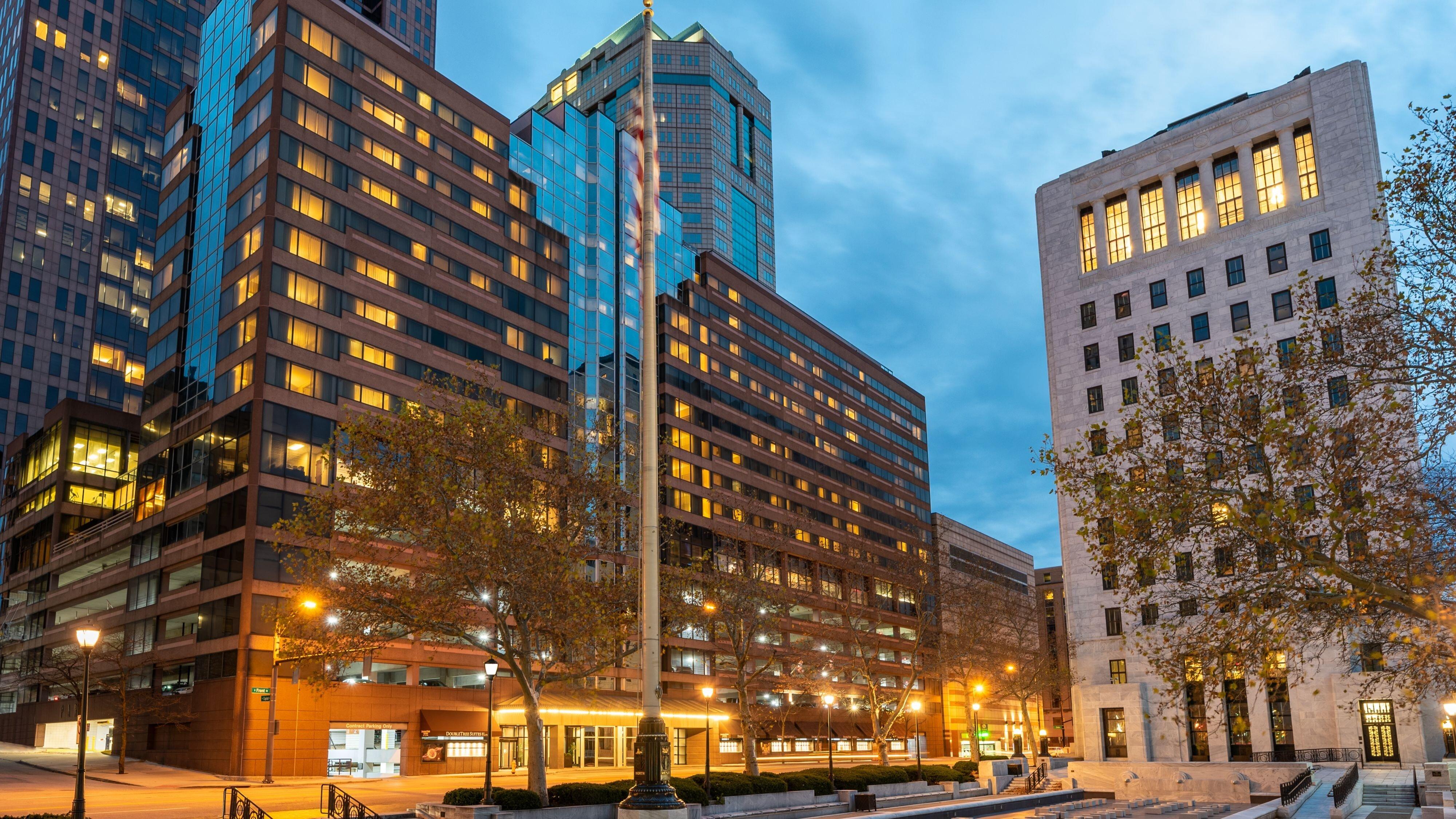 Hotel The Capital 4*