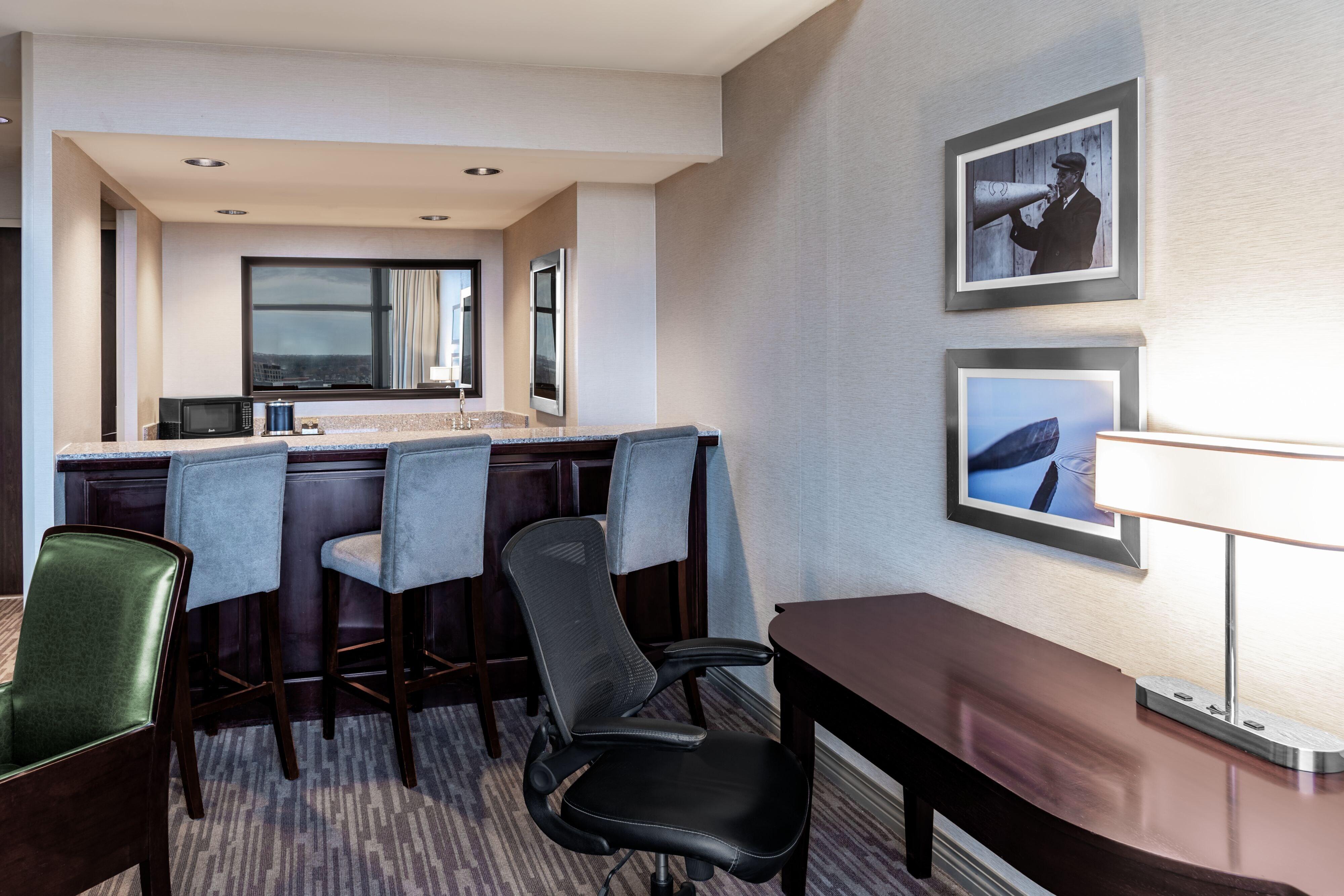 Hotel The Capital 4*